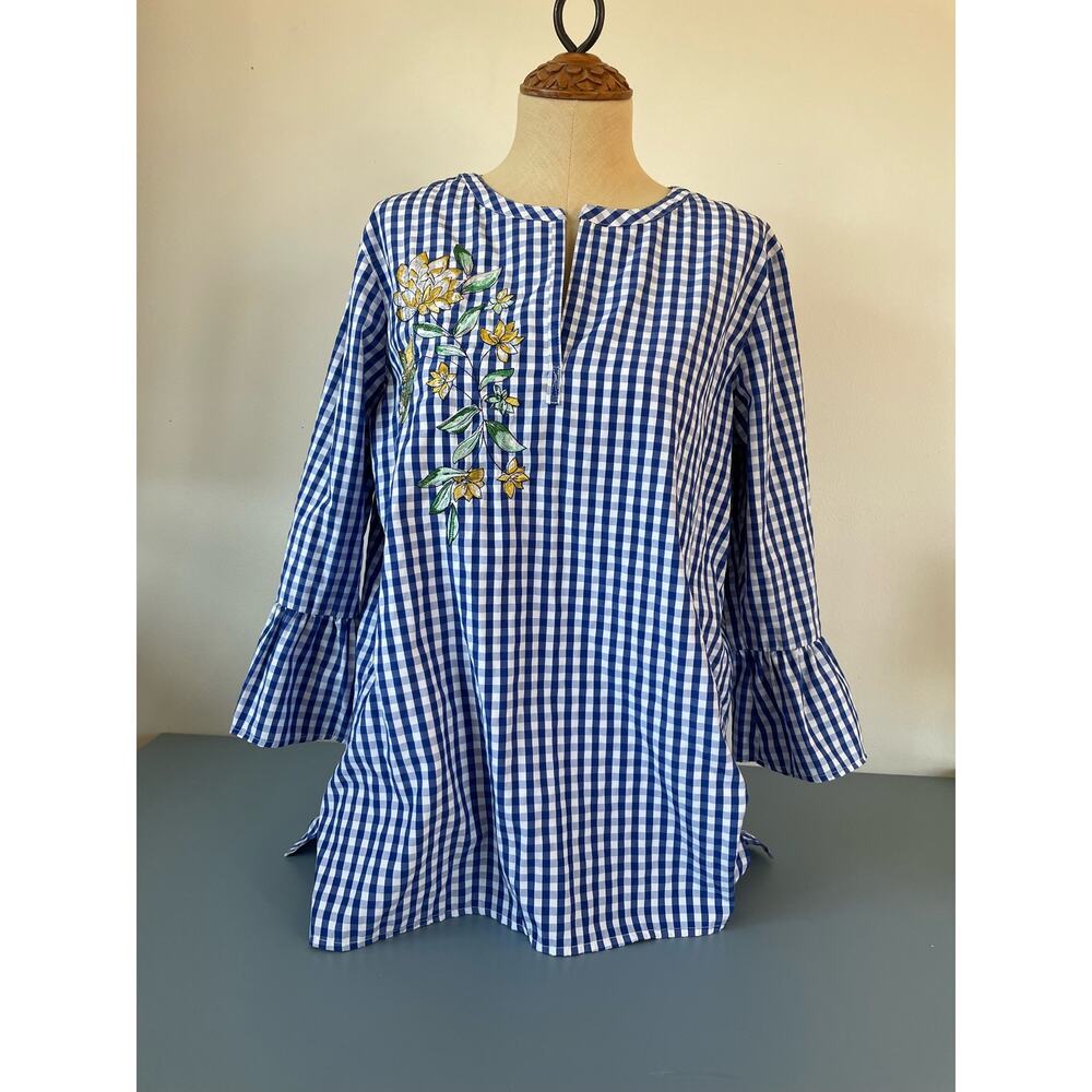 Signature Collection womens blue/white checker top with floral embroidery size L